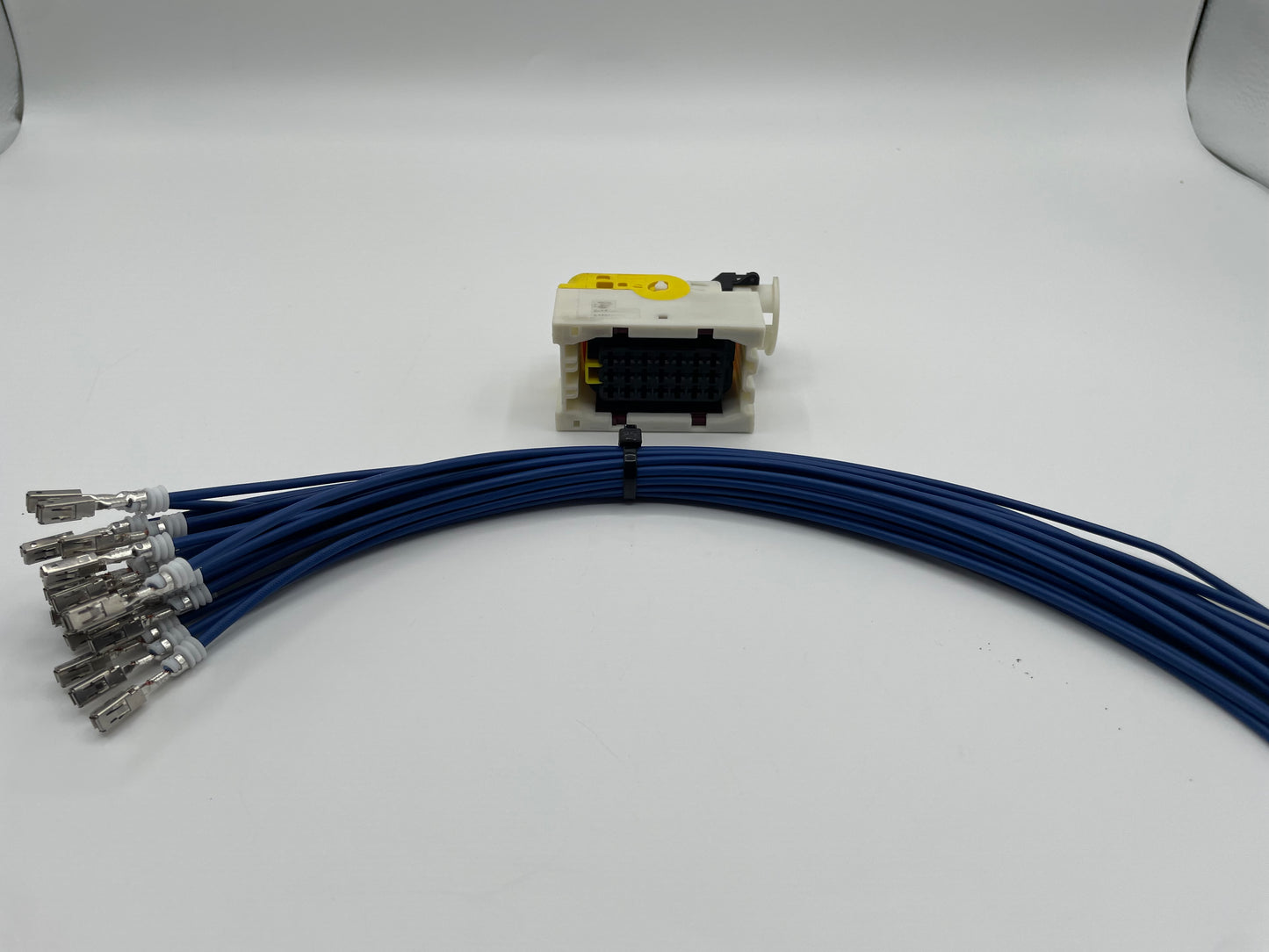 21 pin connector white