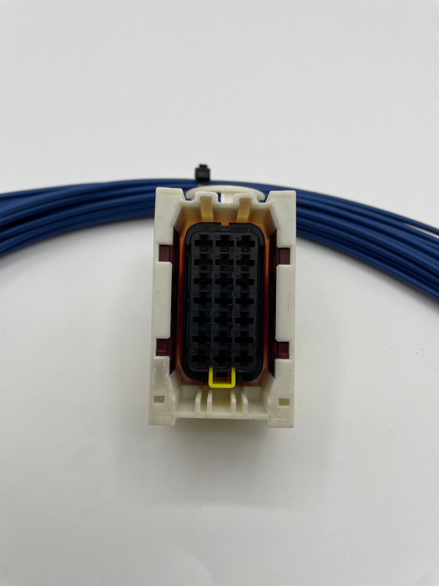 21 pin connector white
